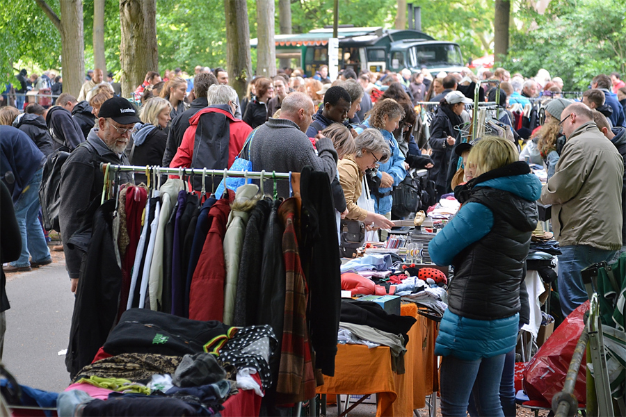 Flohmarkt auf der Promenade (Foto: MCC Halle Münsterland)